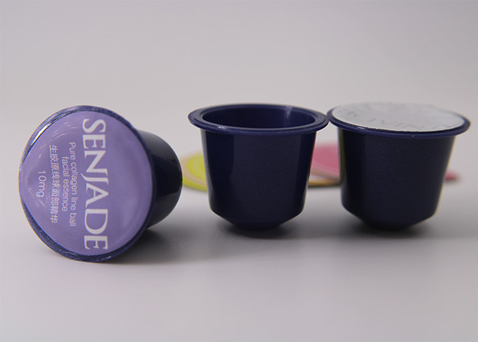 O café instantâneo automático colorido encerra o copo na capacidade da máquina de enchimento 10g