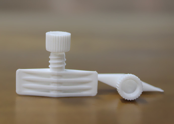 Tampão todo do bico da torção do HDPE em um para fora diâmetro 5.4mm/tampão plástico do bico da garrafa