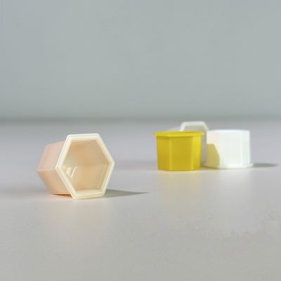 1.3 ml Hexagon PP Plastic Cup com tampa de alumínio para cosméticos