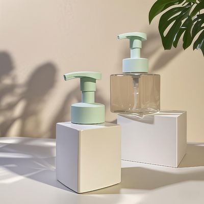 Bottle de bomba de loção cosmética quadrada com material PET e bomba de pressão para embalagens de cuidados com a pele