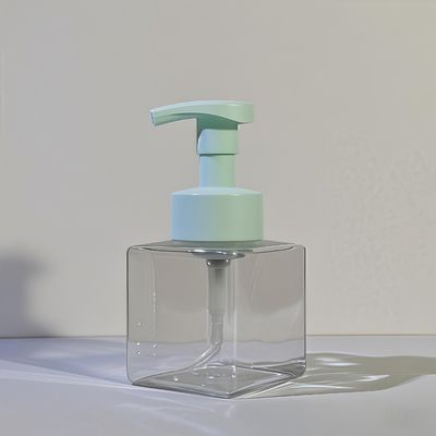 Bottle de bomba de loção cosmética quadrada com material PET e bomba de pressão para embalagens de cuidados com a pele