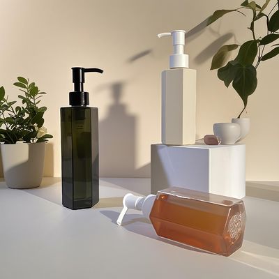 Garrafa hexagonal de plástico PET de corpo reto com vedação de bomba de pressão para loção ou shampoo cosmético em 120ml 150ml 200ml Capacidade