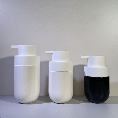 Gordura de forma redonda PET garrafa cosmética com bomba de pressão e impressão de tela de seda de cor personalizada para embalagens de beleza