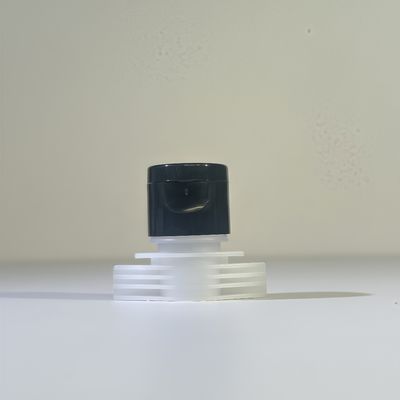 Tampa de rosca flip top de 3mm portátil e durável com bico de 16mm para embalagens flexíveis de higienizador e cosméticos